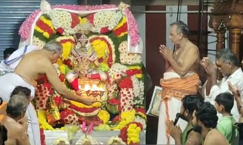 சிறுவாபுரி பாலசுப்ரமணிய சுவாமி திருக்கோவிலில் கொட்டும் மழையில் நடைபெற்ற திருக்கல்யாணம்