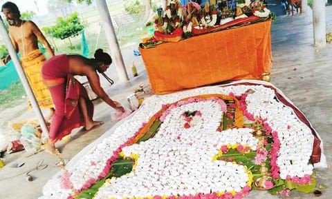 சிவன் கோவிலில் 1008 சங்காபிஷேகம்