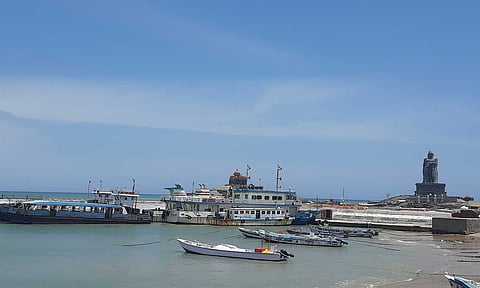 சீசனை எதிர்நோக்கி காத்திருக்கும் சுற்றுலாத்தலமான கன்னியாகுமரியின் எழில்மிகு தோற்றத்தை படத்தில் காணலாம்.