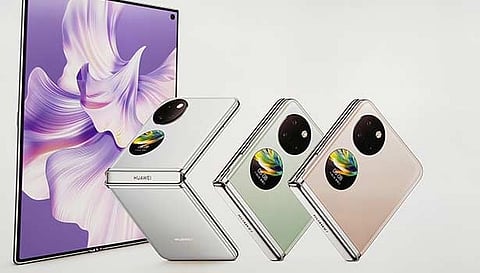 மோட்டோ ரேசர் ஸ்டைலில் புது போல்டபில் போன் அறிமுகம் - ஹூவாய் அதிரடி