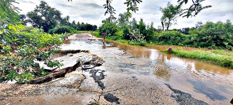 உசிலம்பட்டியில் தரைப்பாலம் உடைந்தது