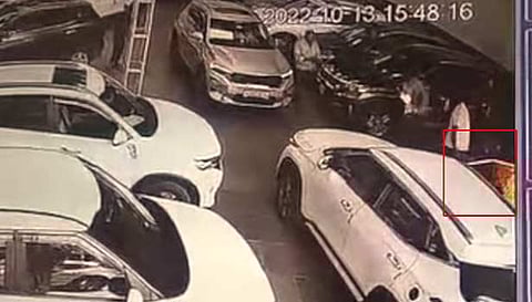 அடிக்கடி பிரச்சினை ஏற்படுது - காரை தீ வைத்து எரித்த நபர் கைது