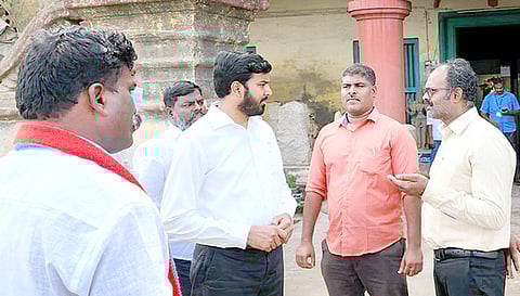 நாகை அருங்காட்சியகத்தை ஷா நவாஸ் எம்.எல்.ஏ ஆய்வு செய்து ஆய்வாளர்களிடம் குறைகளை கேட்டறிந்தார்.