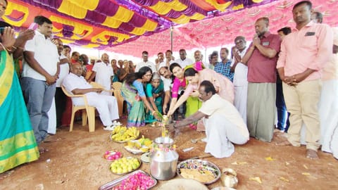 பள்ளி கட்டிட பூமிபூஜை நடந்தது.