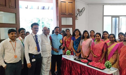 மாணவர்கள் அறிமுக விழா