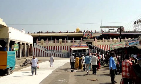 சந்திர கிரகணத்தின் போது திருத்தணி முருகன் கோவிலில் நடை திறந்து இருக்கும்