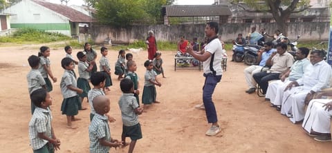 அரசு பள்ளியில் கராத்தே, சிலம்பம் தொடக்க விழா