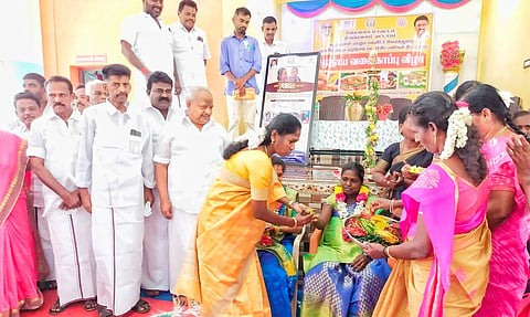 சமுதாய வளைகாப்பு விழா