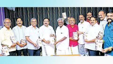 மதுரை கல்லூரி மேல்நிலைப்பள்ளியில் முப்பெரும் விழா