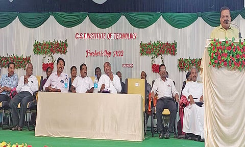 தளவாய்சுந்தரம் எம்.எல்.ஏ.  பேசியபோது எடுத்த படம்&nbsp;