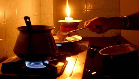 திருவையாறு பகுதிகளில் தொடர் மின்வெட்டால் மக்கள் அவதி