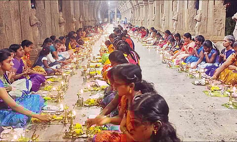 திருவட்டார் ஆதிகேசவ பெருமாள் கோவிலில் திருவிளக்கு பூஜை