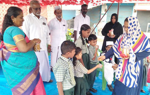 அரசு பள்ளியில் உணவுத்திருவிழா