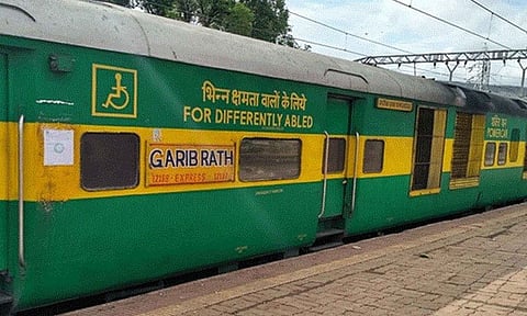 கரீப் ரத் எக்ஸ்பிரஸ் ரெயில்களில் இனிமேல் ஆர்.ஏ.சி. வசதி இருக்காது- ரெயில்வே வாரியம் அறிவிப்பு