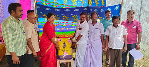 கூட்டுறவு சங்கங்களில்  சிமென்ட் விற்பனை