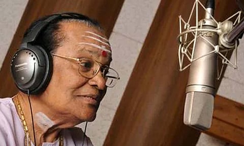 அர்த்தம் புரியாமல் பாடமாட்டேன்...