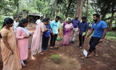 ஆய்வு பணிகளை இயக்குனர் பிருந்தாதேவி ஆய்வு செய்தபோது எடுத்த படம்&nbsp;