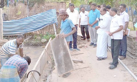 வளர்ச்சி பணிகளை நாகை மாவட்ட துணை ஆட்சியர் பிரிதிவிராஜ் ஆய்வு.