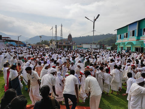 மரம் வளர்ப்பு குறித்து விழிப்புணர்வு ஏற்படுத்திய பழங்குடியின மக்கள்