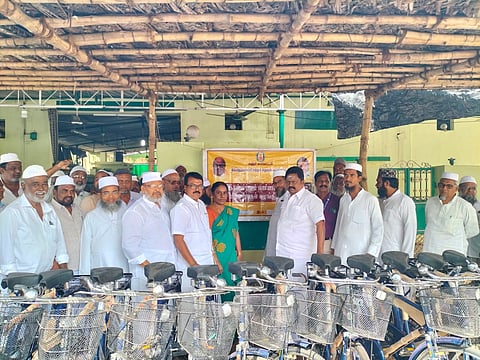 மாணவர்களுக்கு விலையில்லா மிதிவண்டிகள்