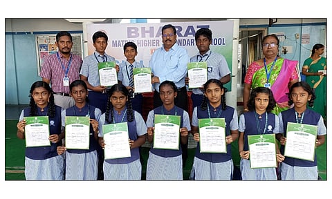 சிலம்பம் போட்டியில்  கிருஷ்ணகிரி பாரத் பள்ளி மாணவிகள் சாதனை