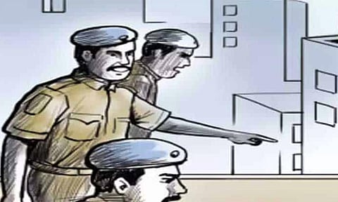 அரக்கோணம் ரெயில் நிலையத்தில் போலீசார் திடீர் சோதனை