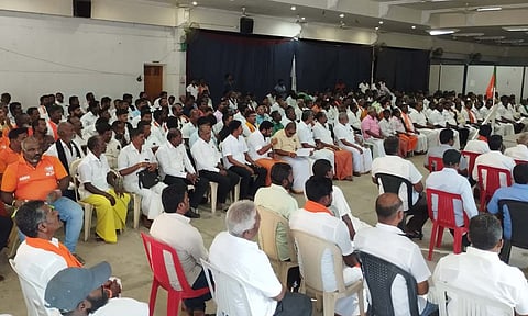 ஆலோசனை கூட்டத்தில் பங்கேற்ற பா.ஜ.க.வினர்.