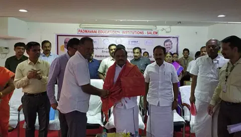 ஆலோசனைக் கூட்டத்தில் அமைச்சர் கணேசன் பங்கேற்ற காட்சி.