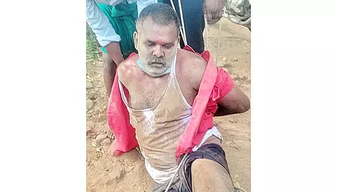 பெண்ணிடம் தங்க சங்கிலி பறித்த நபர்.