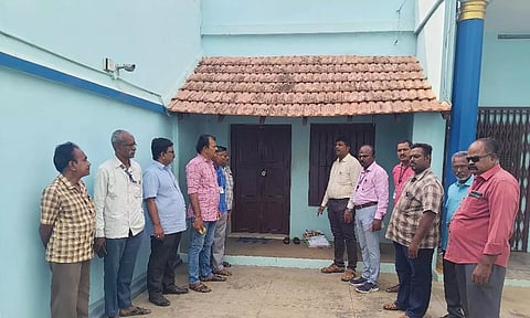 டிரஸ்ட் அலுவலகத்துக்கு சீல்வைப்பு