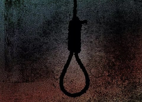 மனைவி பிரிந்து சென்றதால் தொழிலாளி தூக்கு போட்டு தற்கொலை