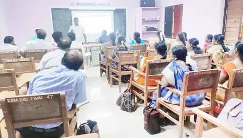 கொள்ளிடம் ஒன்றியத்தில் தலைமை ஆசிரியர்கள் கூட்டம் நடைபெற்றது.