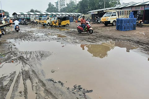 ஈரோடு மாவட்டத்தில் 2-வது நாளாக பலத்த மழை