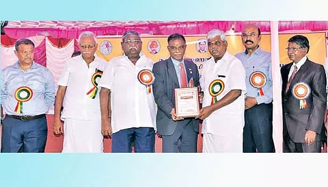 புதிய நிர்வாகிகள் உறுதிமொழி ஏற்பு