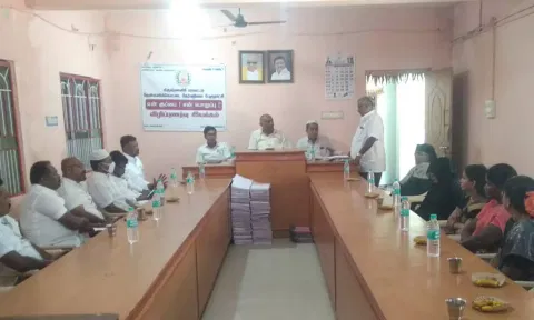 தேன்கனிக்கோட்டை பேரூராட்சி மன்ற கூட்டம் தலைவர் சீனிவாசன் தலைமையில் நடைபெற்றது.