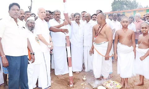 ஸ்ரீ தியாக பிரம்ம மகோத்ஸவ சபை தலைவர் ஜி.கே. வாசன் எம்.பி. தலைமையில் பந்தக்கால் நடப்பட்டது.