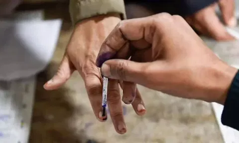 டெல்லியில் 50% வாக்குகள் மட்டுமே பதிவு- அதிகாரப்பூர்வ அறிவிப்பு