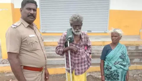 மருதமலையில் ஆதரவற்றவர்களை மீட்ட போலீசார்