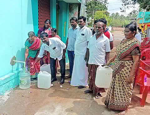 சுத்திகரிக்கப்பட்ட குடிநீர் வழங்கப்பட்ட போது எடுத்த படம்