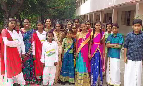 தருமபுரியில் மாவட்ட அளவில் அரசு பள்ளி மாணவர்களுக்கு கலைத் திருவிழா