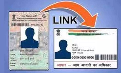 வாக்காளர் அட்டையுடன்  50 சதவீதம் பேர் ஆதார் இணைப்பு