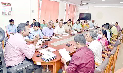 மாவட்ட பேரிடர் மேலாண்மை குழு கூட்டம்.