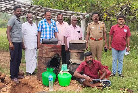 சாராயம் காய்ச்சி விற்பனை செய்த வாலிபர் கைது