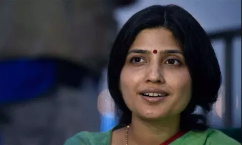 முலாயம் சிங் தொகுதியில் மருமகள் டிம்பிள் யாதவ் வெற்றி