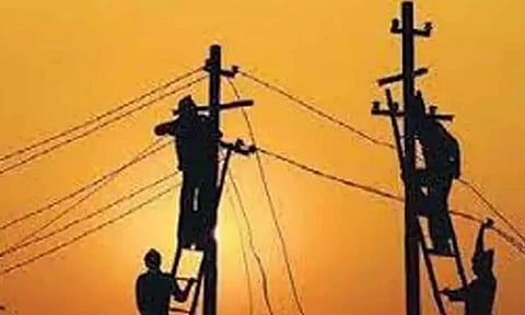 புயல் கரையை கடக்கும்போது மின்சாரம் நிறுத்தப்படும் : மின்சார வாரிய தலைவர் தகவல்