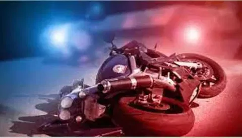 மோட்டார் சைக்கிளுடன் பள்ளத்தில் விழுந்த தொழிலாளி சாவு