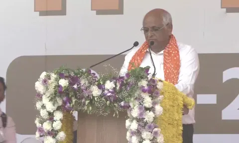 குஜராத் முதல்வராக பூபேந்திர படேல் 2வது முறையாக பதவி ஏற்றார்- பிரதமர் மோடி, அமித் ஷா பங்கேற்பு