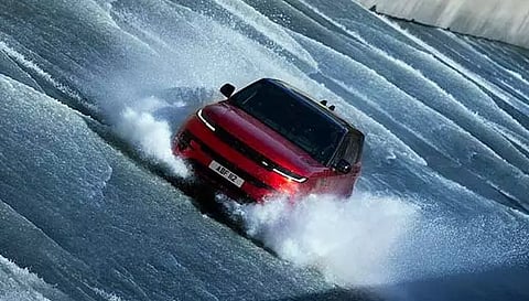 புதிய ரேன்ஜ் ரோவர் ஸ்போர்ட் டெலிவரி துவக்கம்