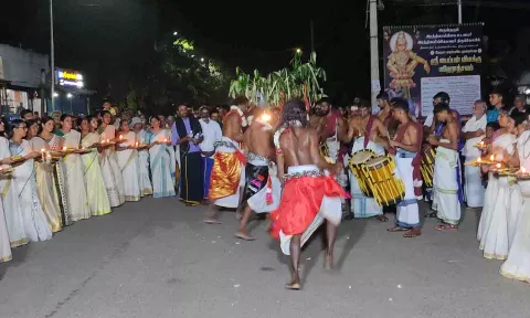 ரத்தினலிங்கேஸ்வரர் கோவிலில் அய்யப்பன் விளக்கு பூஜை வழிபாடு