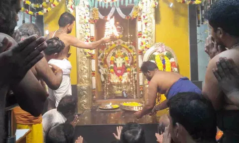 திருப்பூர் அய்யப்பன் கோவிலில் அன்னதானம்
